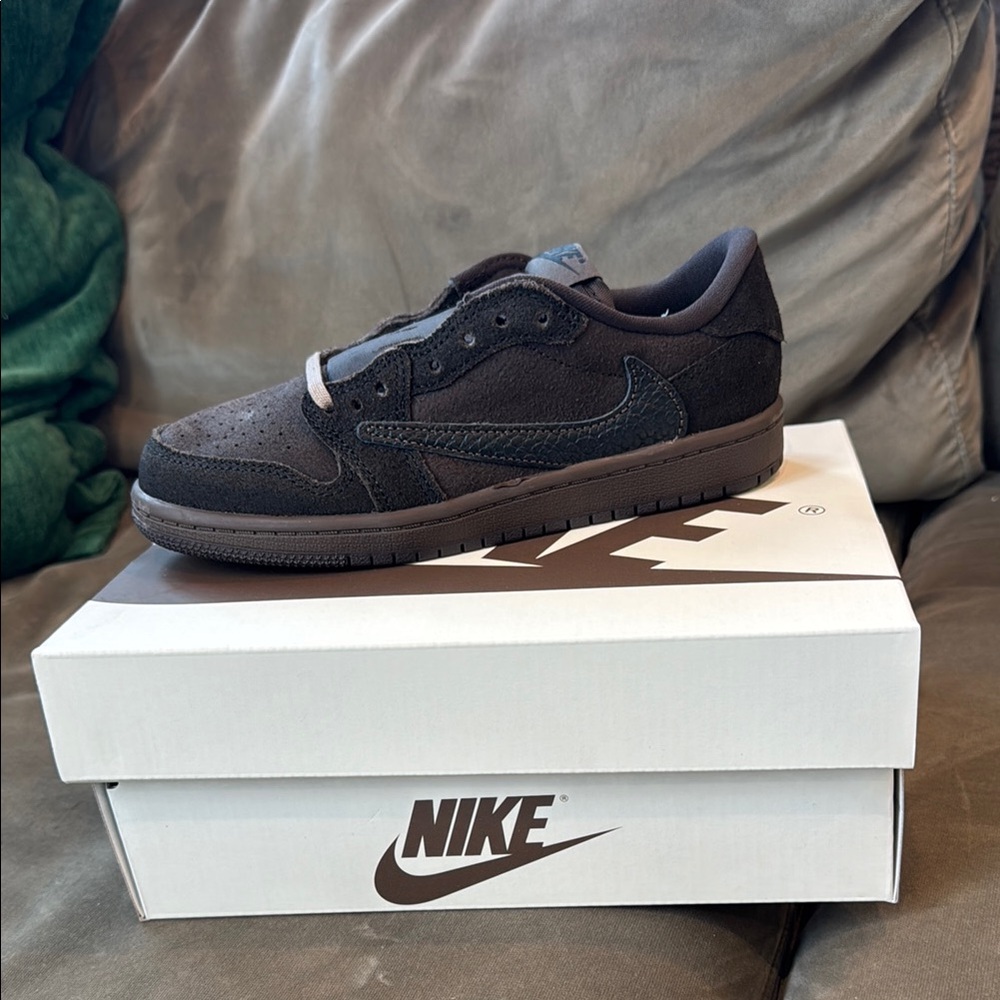 Travis Scott Jordan 1 Low OG